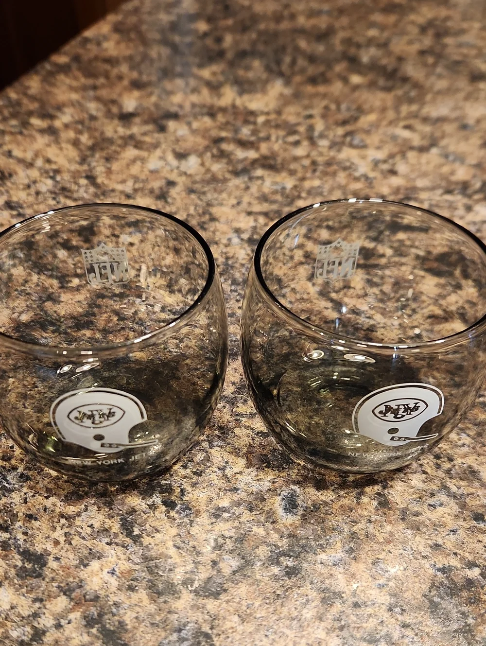 EUC Vtg. Set Of 2 70's NFL NY Jets Smoky Whiskey Bar Glass